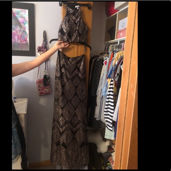 Prom dress, worn once - Picture 4 of 4